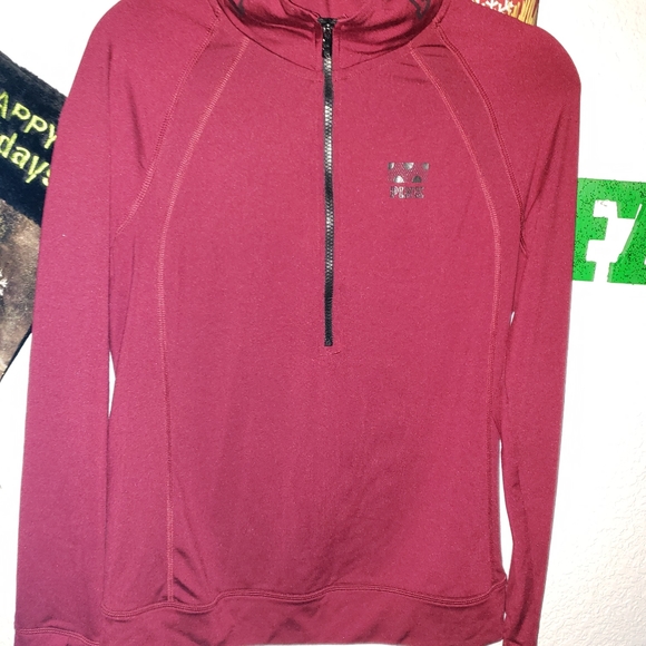 Medium vs ultimate workout top/sweater with pocket - Picture 3 of 3